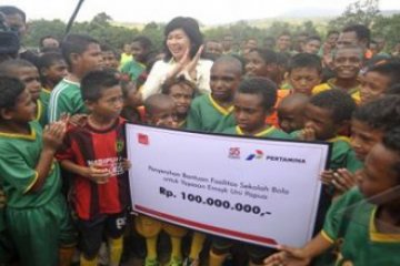 BANTUAN SEKOLAH BOLA