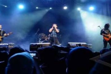 ANDRA AND THE BACKBONE