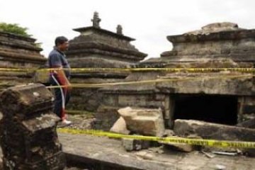 MAKAM SULTAN HASANUDDIN DIRUSAK