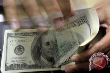 Dolar sedikit menguat setelah Bernanke tegaskan stimulus 