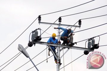 PLN: Aliran listrik ke Kelud belum pulih