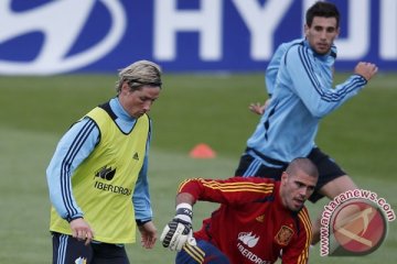 Victor Valdes masih bersama Barca