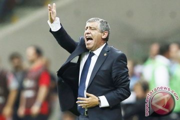 Euro 2016 - Maju ke perempatfinal, Santos puji habis timnya