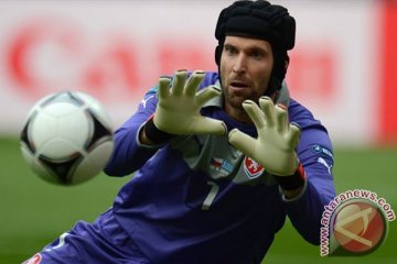 Seaman sebut Cech kiper terbaik di dunia