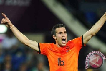 Van Persie absen dalam laga Belanda