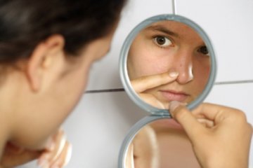 Benarkah facial ampuh atasi kulit berjerawat?