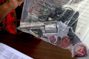 Polisi telusuri pemilik senjata api di rumah Hercules
