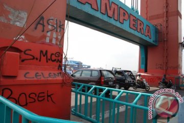 Corat coret Ampera 