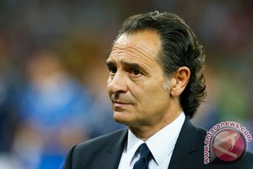 Cesare Prandelli dihadapkan pilihan sulit