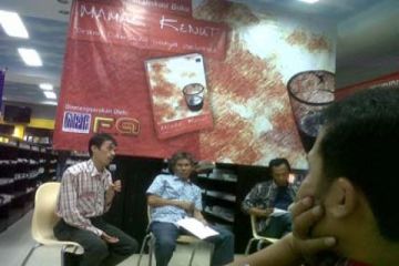 Buku "Mamak Kenut"