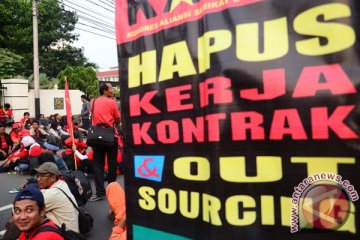 Ribuan buruh bergerak dari kawasan industri Batam