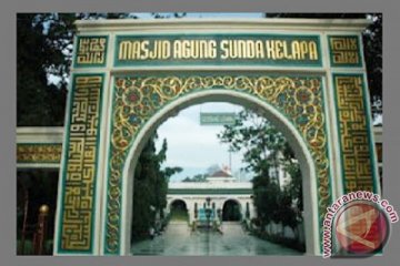 Imam salat Id Masjid Sunda Kelapa dari Madinah