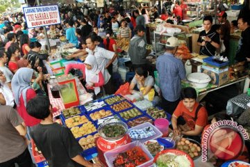 Pasar Ramadhan Sampit diserbu warga