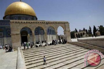 500 warga Gaza kunjungi Jerusalem untuk shalat di Al Aqsa