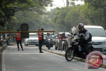 Sudah 11.000 pelanggar jalur busway ditilang