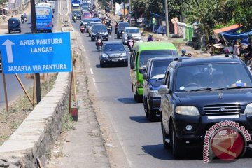 Mobil masuk jurang, jalur Wangon-Ajibarang macet