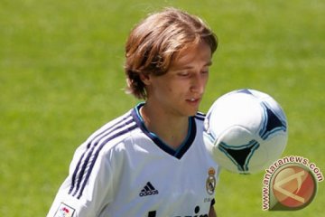 Modric kembali berlatih setelah absen tiga bulan