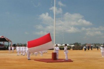 Kibar Bendera di Perbatasan/Foto Rosyita