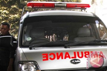 Mobil ambulance RSUD Mulia ditembak, satu tewas