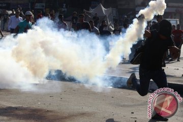 Legislator sayangkan gas air mata polisi kenai anak-anak