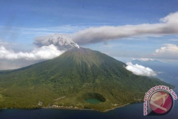 Gunung Gamalama berpotensi semburkan abu vulkanik