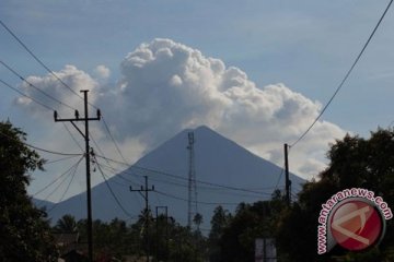 Gunung Soputan status waspada