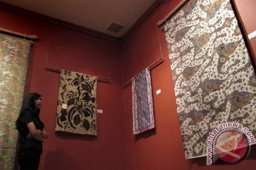 Ada pameran batik di Prancis