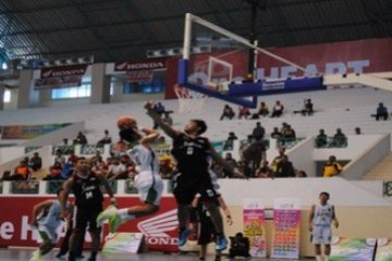 Pertandingan Basket/Foto Larno
