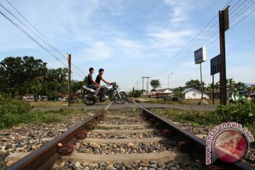 20 tahun jadi penjaga perlintasan kereta, banyak dukanya