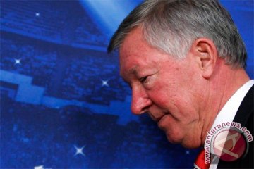 Alex Ferguson tinggalkan posisi manajer United 