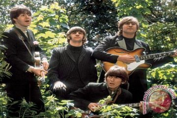 Album bertanda tangan The Beatles dilelang