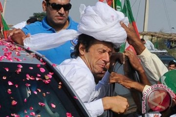 Politisi Pakistan Imran Khan tinggalkan rumah sakit