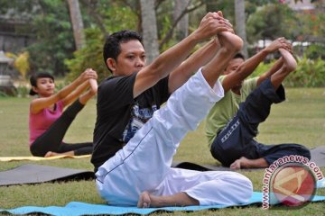Bali pecahkan rekor MURI yoga 3.600 orang