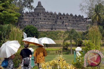 Puluhan wisman saksikan sendratari Mahakarya Borobudur