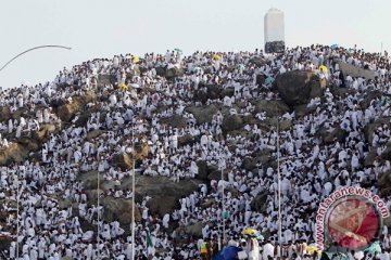 Jamaah haji Indonesia ke Arafah dalam tiga gelombang