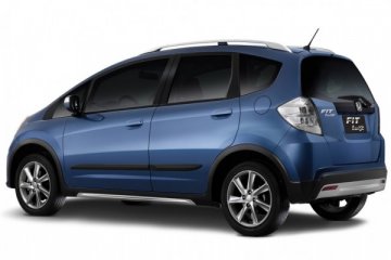 Honda Jazz hybrid habiskan 4.5 liter untuk 100 km 