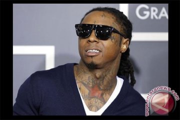 Penyanyi rap Lil Wayne dilarikan ke rumah sakit akibat kejang