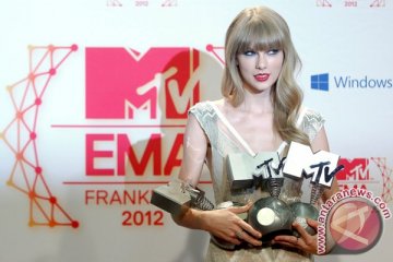 Album Taylor Swift di puncak Billboard