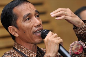 Jokowi minta para camat sering turun ke lapangan