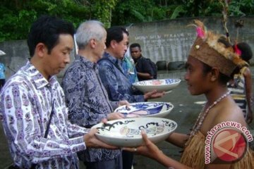 Pelajar Biak meriahkan lomba lukis mural Kemenag