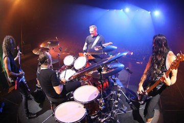Metallica tampil tanpa band pembuka