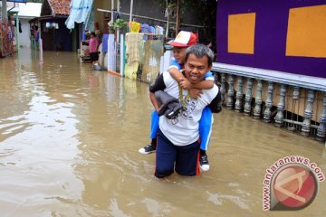 Tujuh perumahan di Tangerang masih tergenang