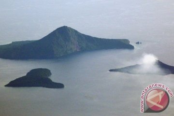 Ekspedisi Krakatau kibarkan Merah Putih di dalam laut