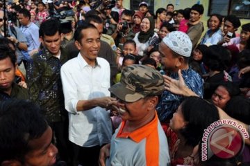 Safari pembagian bantuan Jokowi sempat ricuh