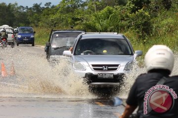 Jalur trans Kalimantan Banjarmasin-Kotabaru normal setelah banjir