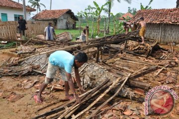 Puting beliung rusak 300 rumah di Wonosobo, Demak