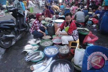 Cuaca buruk, pasokan ikan di Indramayu turun