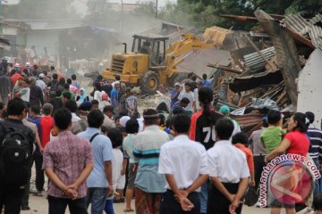 Penumpang KRL bentrok dengan oknum Brimob Polri 