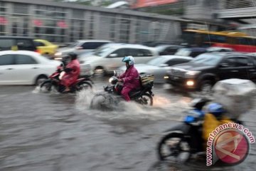 Bandung dikepung banjir