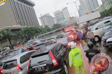 Jalan protokol Jakarta macet total